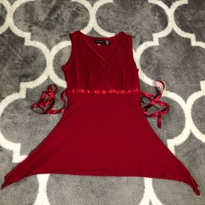 Old College Inn Blouse Womens Small Vneck Stretch Tie Back Shark Bite Red NWT